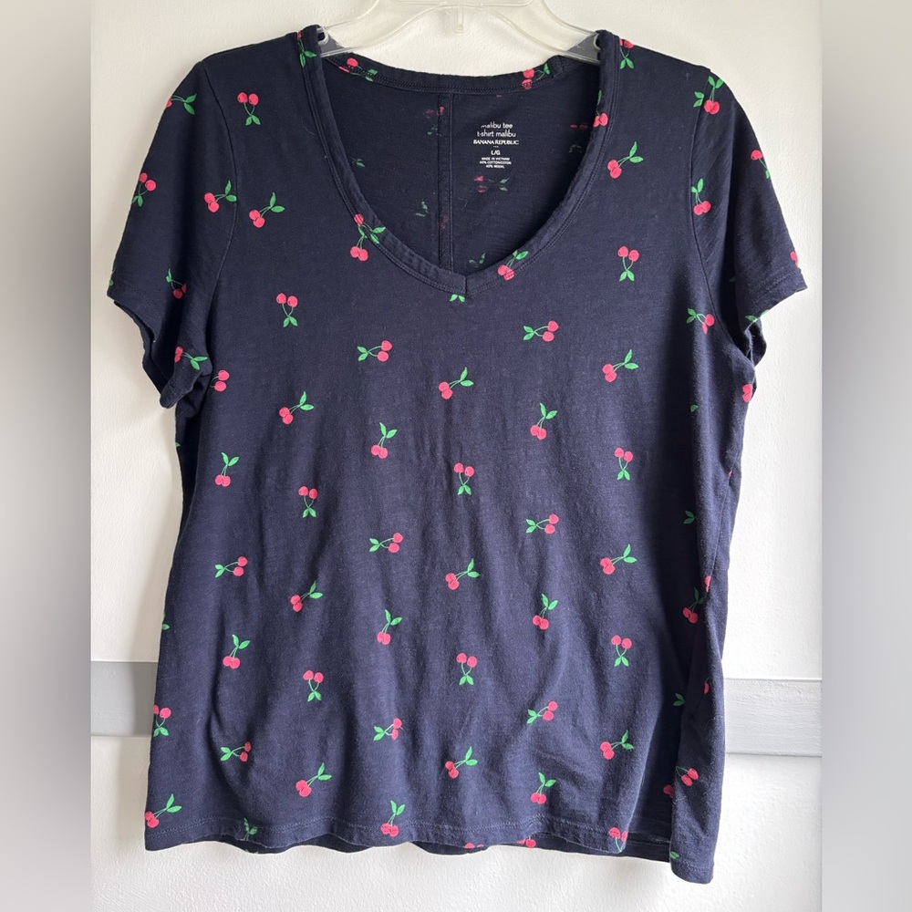 🌸Cherry Print Banana Republic Malibu Tee - Navy Blue, Large